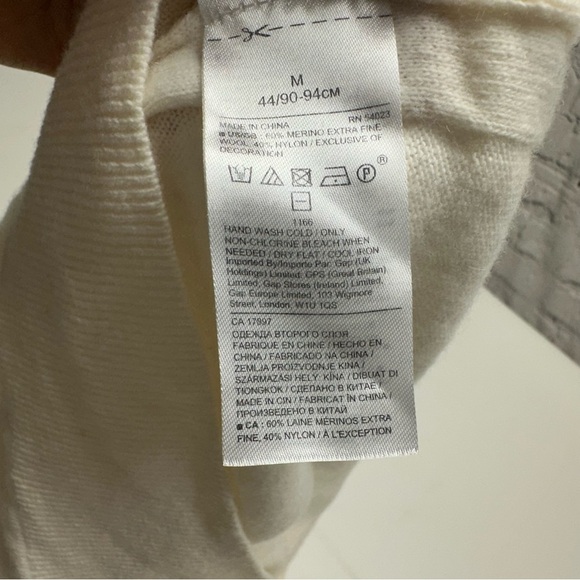 Banana Republic women’s Italian merino blend Off-White Crewneck Sweater Sz M - Picture 6 of 7